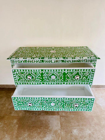 Green Iconic French chest of drawer in mother of pearl | Image 2
