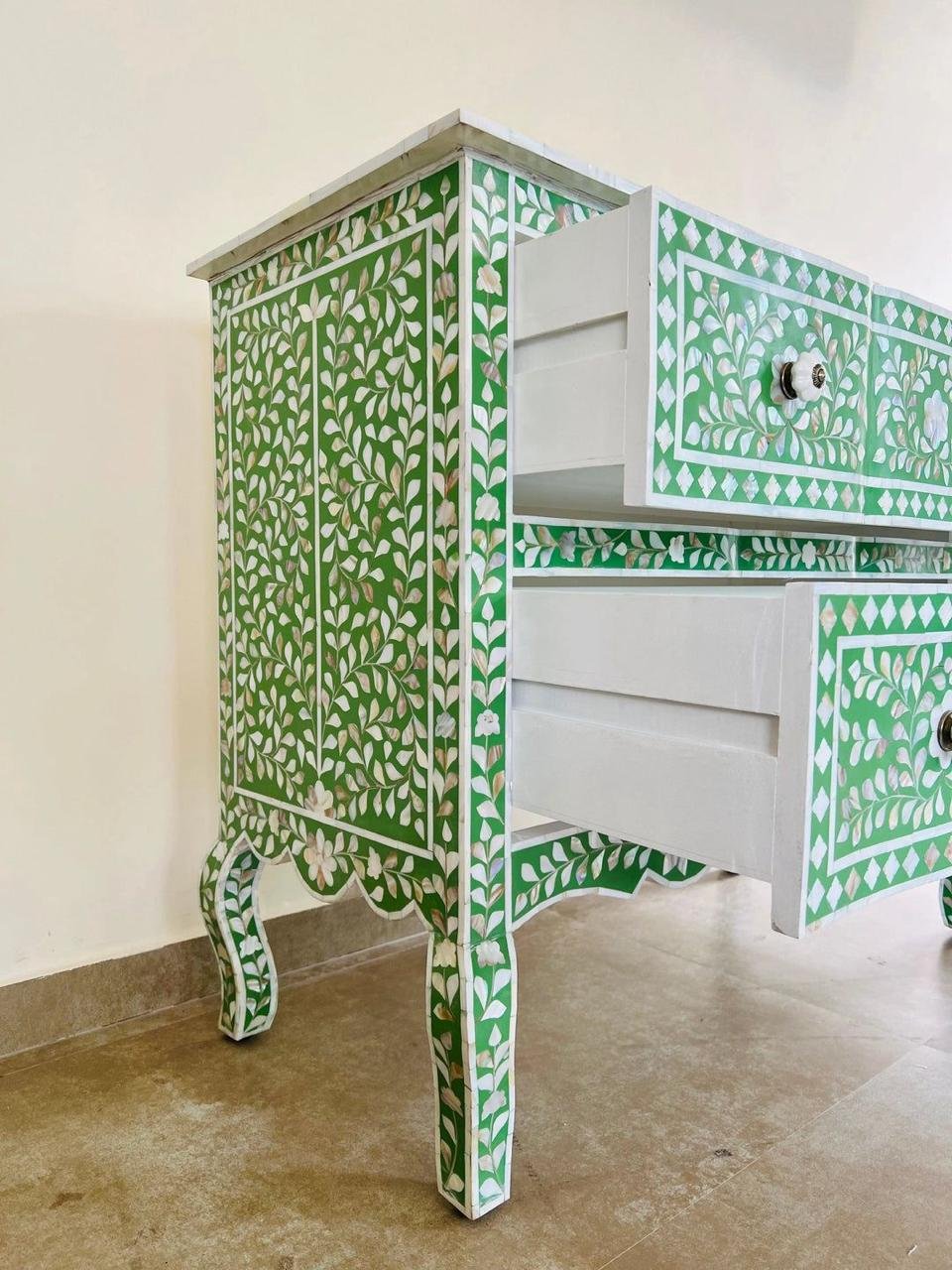 Jodha furniture Green Iconic French chest of drawer in mother of pearl - Image 4