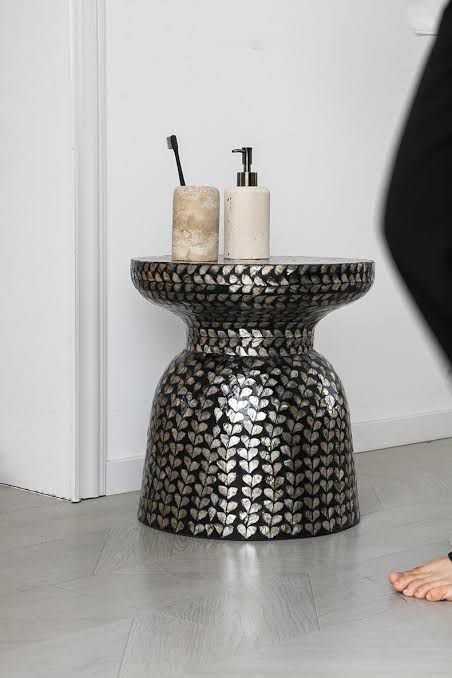 opal bloom mother of pearl side table - Image 2