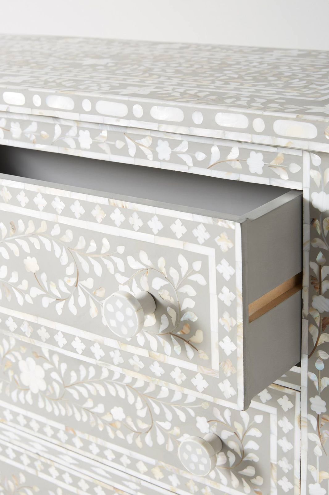 Timeless mother of pearl chest of drawer By Ashborn furniture - Image 4