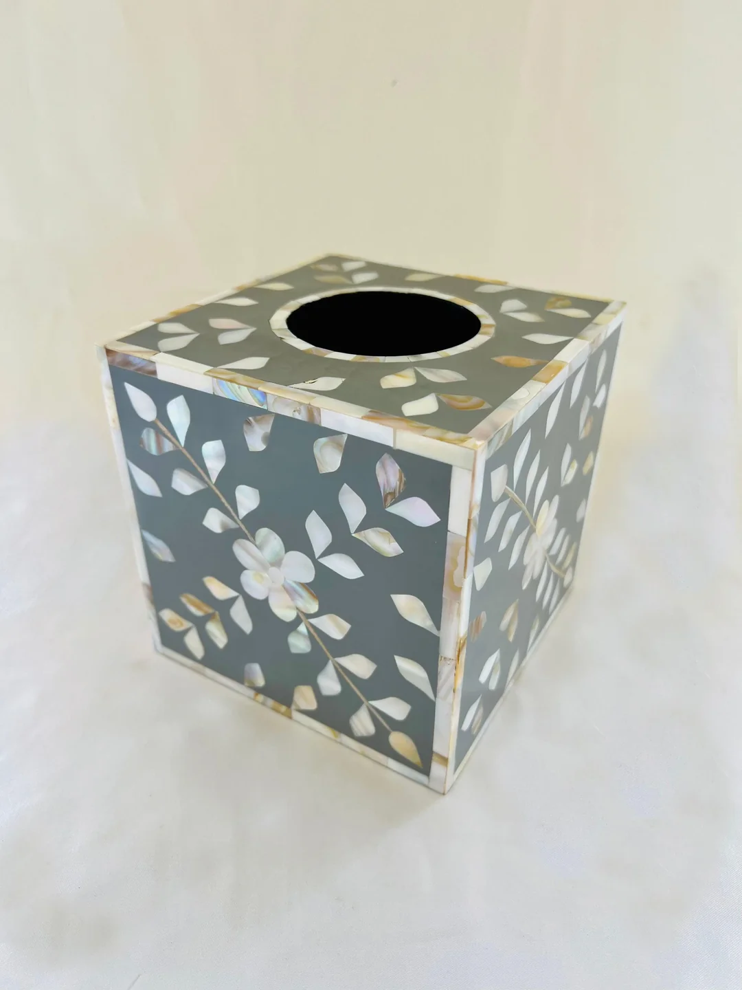 Sleek Oasis Black Lid Tissue Box by Ashborn furniture - Image 2